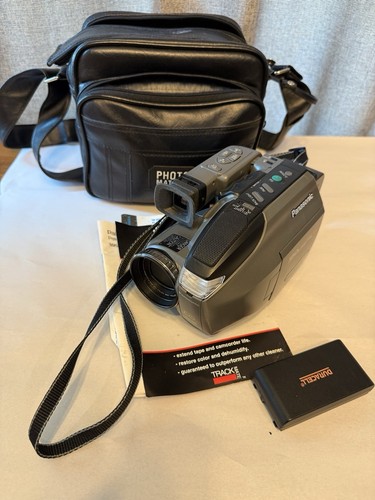 Panasonic Palmcorder Recorder VHS-C Palmsight PV-L550D FOR PARTS NO CHARGER - Picture 2 of 14