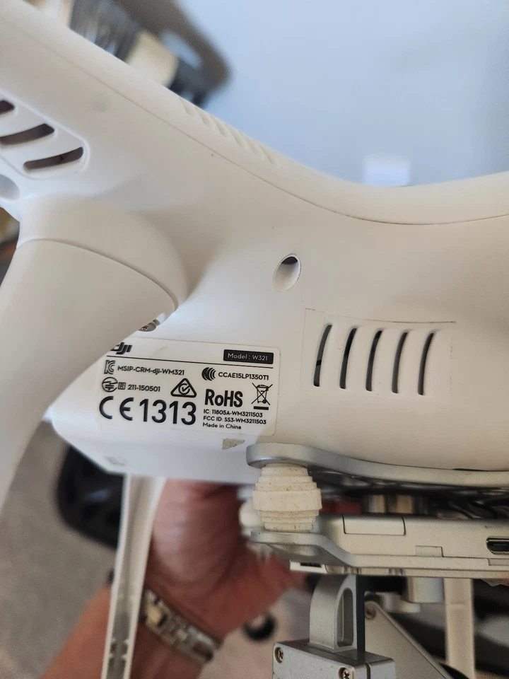 Drone DJI Phantom 3 Profesional 4K - Blanco + Mochila Foto 3 de 4