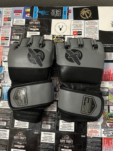 $129 Hayabusa T3 LX 4oz MMA Gloves Full Grain Leather Set Size medium never used