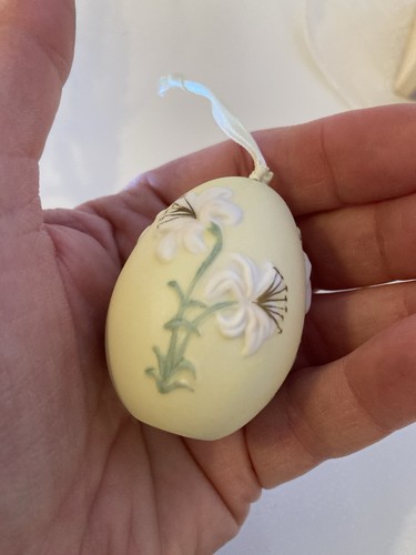 Vintage Dated 1991 Hallmark Easter Ornament Lily Egg #20604 - Picture 3 of 9