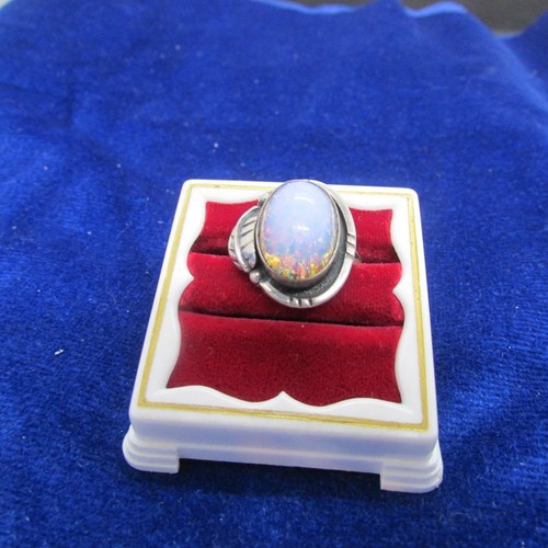VTG. MEXICAN RING WITH A STONE.LOOKS LIKE QUARTS TURNING BLUE SZ 8 - Picture 3 of 7