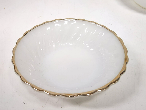 4x Vintage Anchor Hocking Suburbia Milk Glass Swirl Bowl With Gold Rim USA - Picture 2 of 7