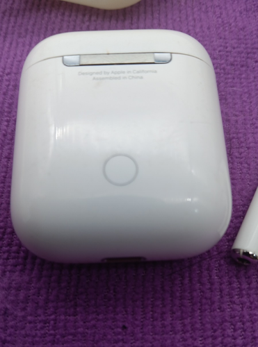 Apple AirPods 1st Generation White W/ Charging Case and 2 soft protectors Tested - Picture 2 of 5