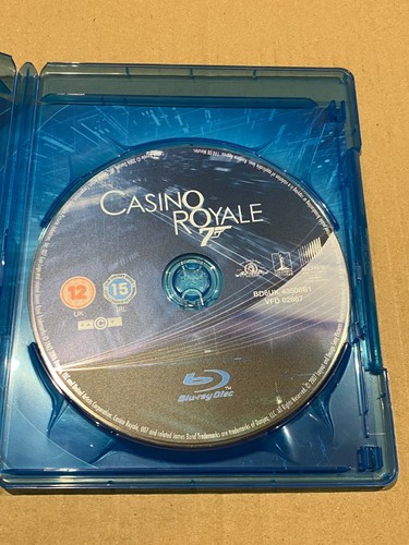 Casino Royale (2006) blu-ray with extras - Picture 3 of 3