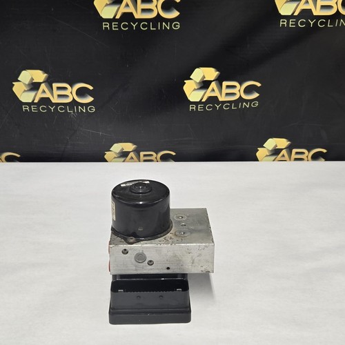 2002-2006 Volvo S80 ABS Anti-Lock Brake Pump W/ STC Assembly ID 8671224 - Picture 9 of 10