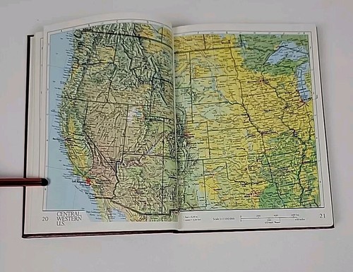 Vintage 1987 DHL Worldwide Express World Atlas Red Hardcover Book - Bild 11 von 17