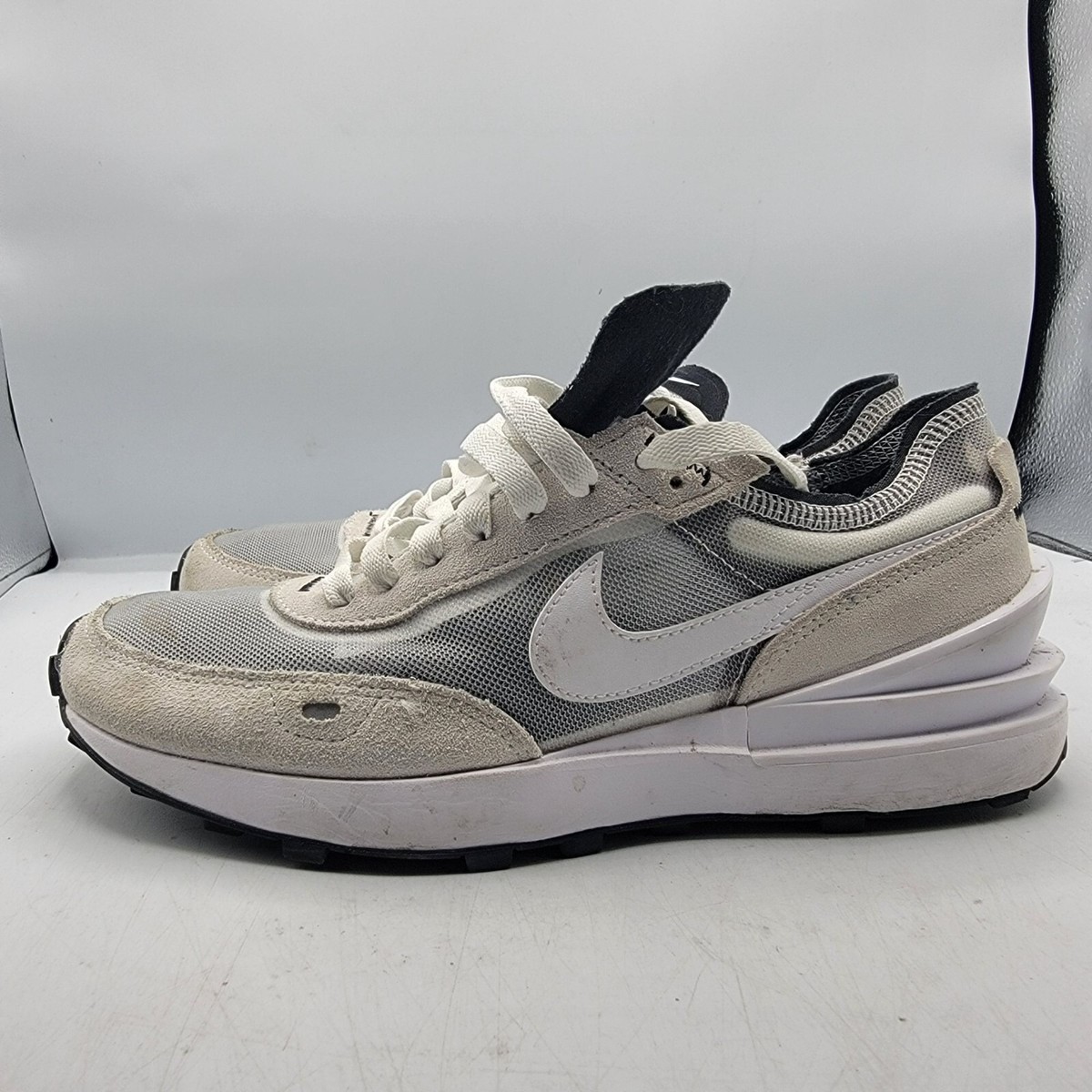 Nike Waffle One Mens Size 7 White Low Top Lace Up Running  display picture 2