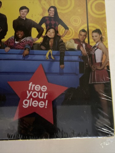 GLEE CD BOARD GAME NEW SEALED TV MUSICAL SHOW TRIVIA 2010 CARDINAL AGE 13+ - Picture 4 of 11