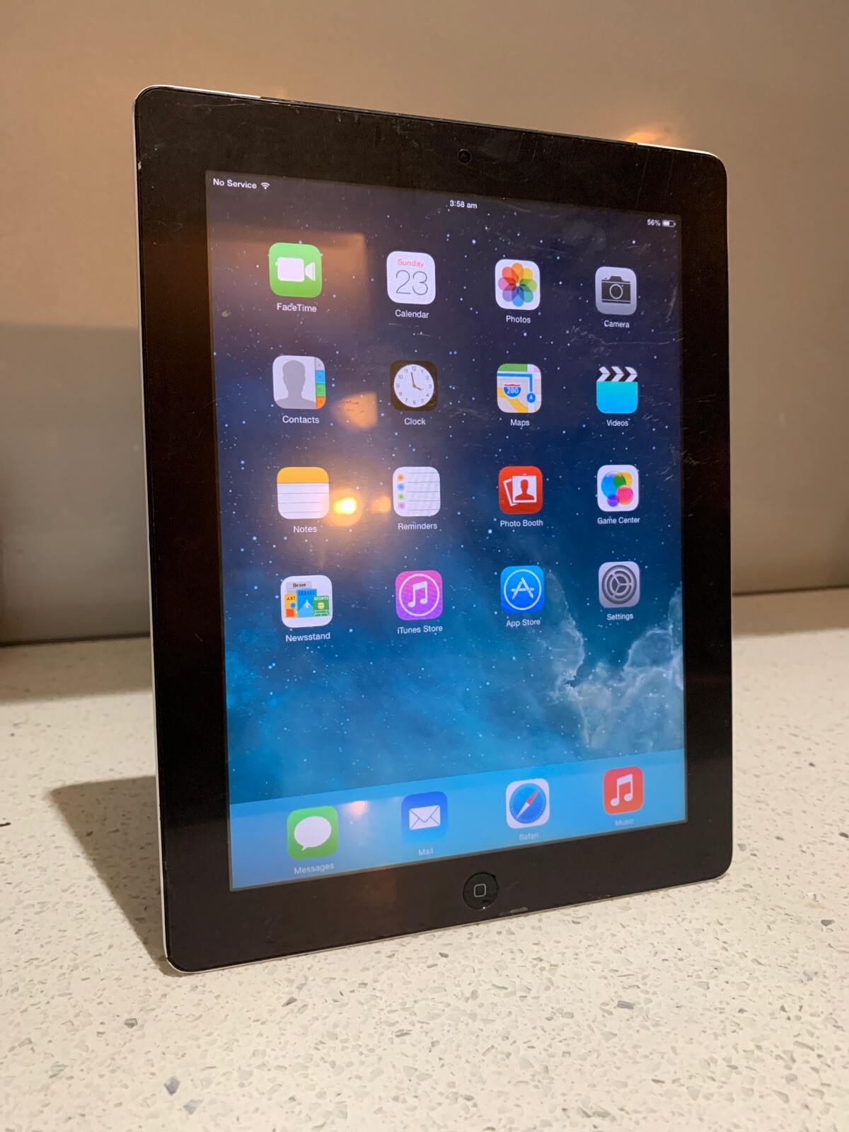 Apple iPad 2 64GB, Wi-Fi + Cellular (Unlocked), 9.7in - Black (AU Apple iPad 2 64GB, Wi-Fi + Cellular (Unlocked), 9.7in - Black (AU