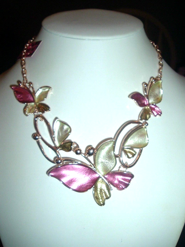 Betsey Johnson GLAZY SHINY Pink MULTICOLOR BUTTERFLY Rose Gold NECKLACE