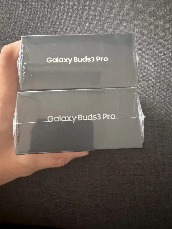 sumsung galaxy earbuds 3 Pro - Image 4 of 4