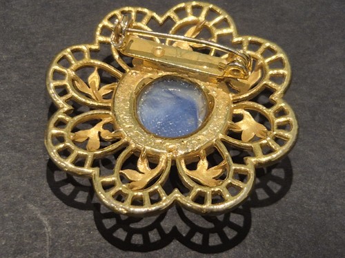 Vintage/ modern mixed styles & colours Brooches X5 VGC For Ages Unboxed - Picture 3 of 19