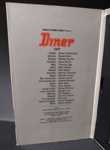 Diner (GEBRAUCHT VHS) MGM/UA #MV800164 (1982) Bücherkoffer - Speck, Guttenberg - Bild 8 von 20