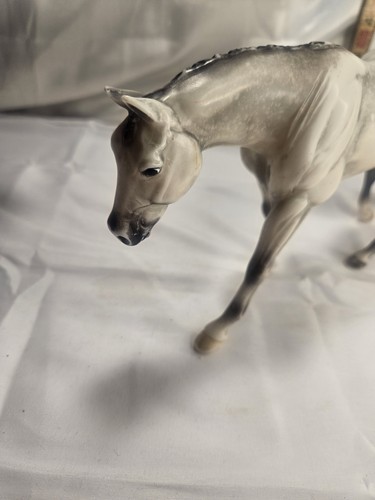 Breyer 2007 American Quarter Horse Yegua de Son O' Leo Family Walmart Classic - Imagen 3 de 9