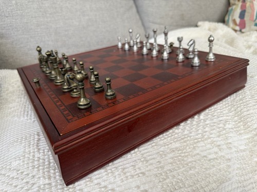 Schach Dame Backgammon Holz Spiel Box mit Figuren Reise 12,5 x 12,5 - Bild 5 von 12
