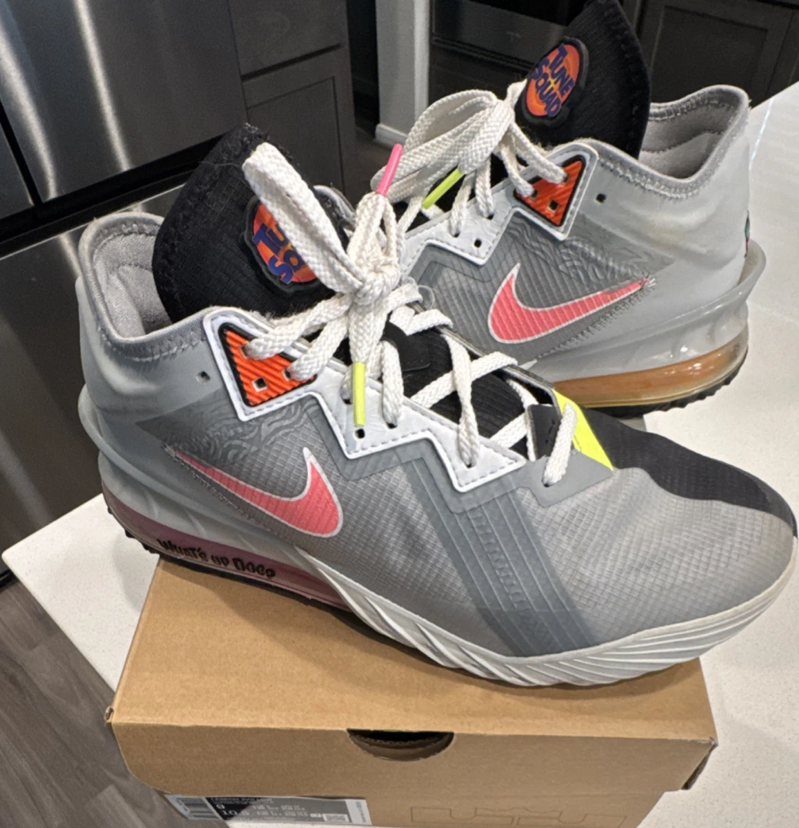 Las mejores ofertas en Nike Space Jam x LeBron 18 Low Bugs x