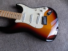 AMERICAN FENDER STRAT 2007 V.G. CONDITION VERY LIGHT HOME USE ONLY
