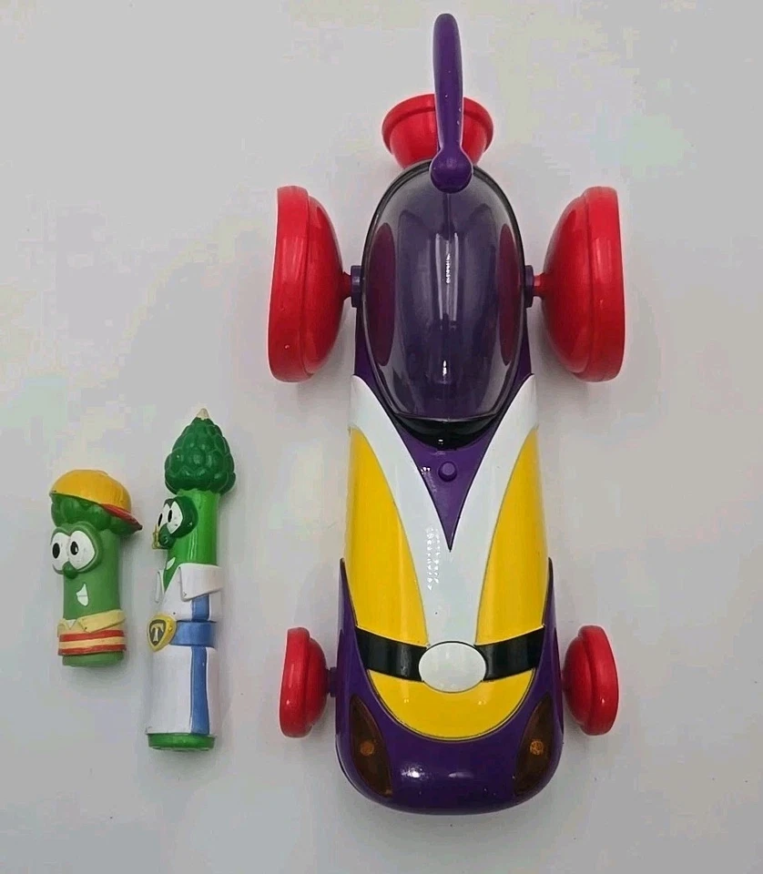 Coche móvil VeggieTales Larry 2003 caja azul luces sonidos espárragos Archibald  Foto 3 de 4