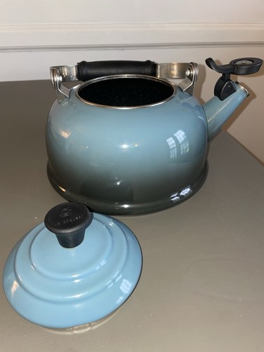 Classic Whistling Kettle By Le Creuset - Enamel on Steel 1.7 Qt - Blue Black - Picture 12 of 12