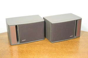 Vintage Pair Of Bose Model 141 Bookshelf Speakers Great Sound