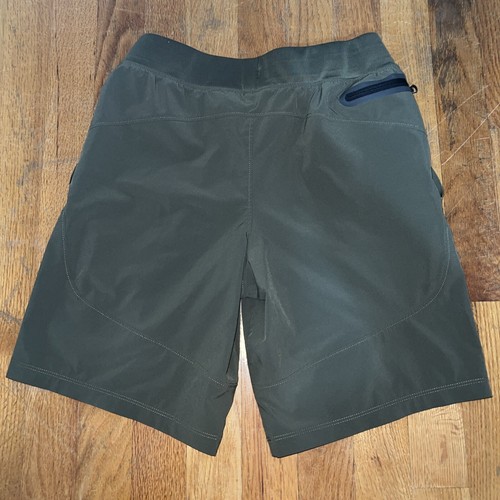 Boys Youth Medium Army Green Under Armour Shorts Activewear Drawstring - Picture 4 of 4
