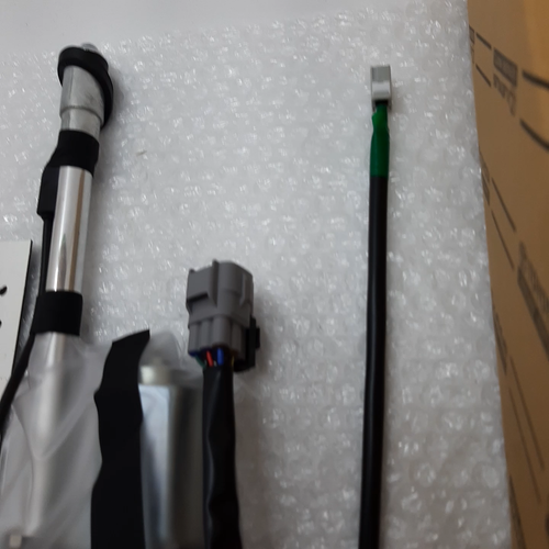 TOYOTA 86300-60700 Land Cruiser W Holder Antenna Assy Genuine New Japan - Video 1 of 1