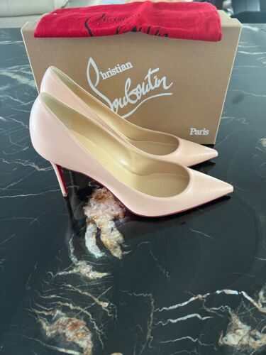 Christian Louboutin Pumps 85 spitz zulaufend nude Lackleder Gr. 40,5 - Bild 2 von 3