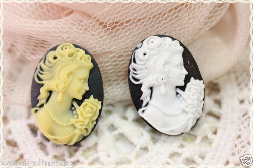 2pz cammeo volto di donna base nera colore a scelta in resina misura 2,5 x 1,8cm - Picture 1 of 3