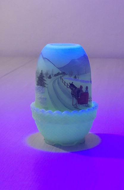 1980 Fenton Glass W/Uranium Country Christmas Classic Collection Fairy Lamp 1980 Fenton Glass W/Uranium Country Christmas Classic Collection Fairy Lamp