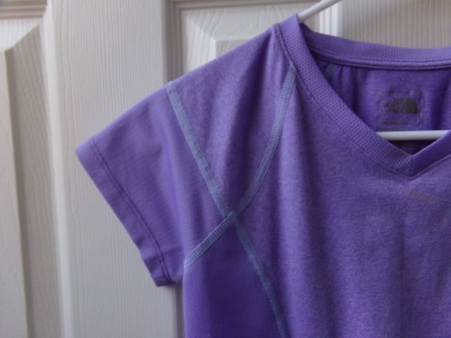 FLAW NORTH FACE FlashDry Large Girls 14-16 Shirt Purple Mesh Sport V-Neck Sz L - Picture 9 of 13