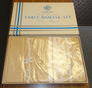 Surety-Japan-Damask-Tablecloth-amp-12-Napkins-Mocha-Oleander-70x106-034-Oval-NOS-Mint
