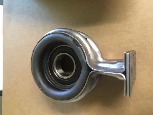 Chevrolet 1958-64 propeller shaft support w/bearing 3860801 NORS Made in Canada - Bild 1 von 11