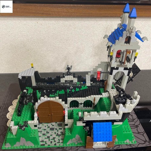 LEGO System Castle Royal Knight's Castle 6090 In 1995 Used Retired - Picture 7 of 15