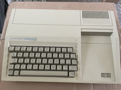 Texas Instruments TI-99/4A Computer mit Kabeln & Abdeckung ungetestet kostenloser Versand - Bild 4 von 19