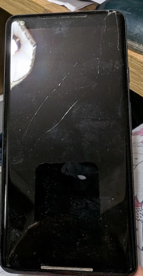 Google Pixel 2 XL Smartphone Working.  Spares Or Repair cracked screen - Image 4 of 4