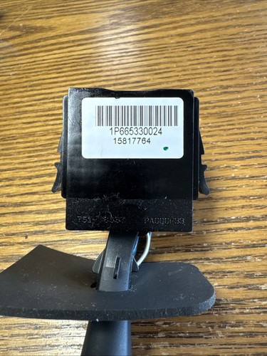 2006 Equinox/Torrent 2006-2007 Vue Wiper Switch Assembly OEM Part No. 15817764 - Picture 3 of 5