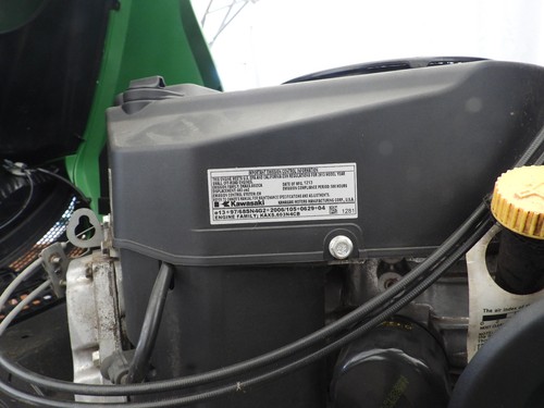 John Deere Ride on Lawn Mower X305R 327 hrs - Picture 5 of 10