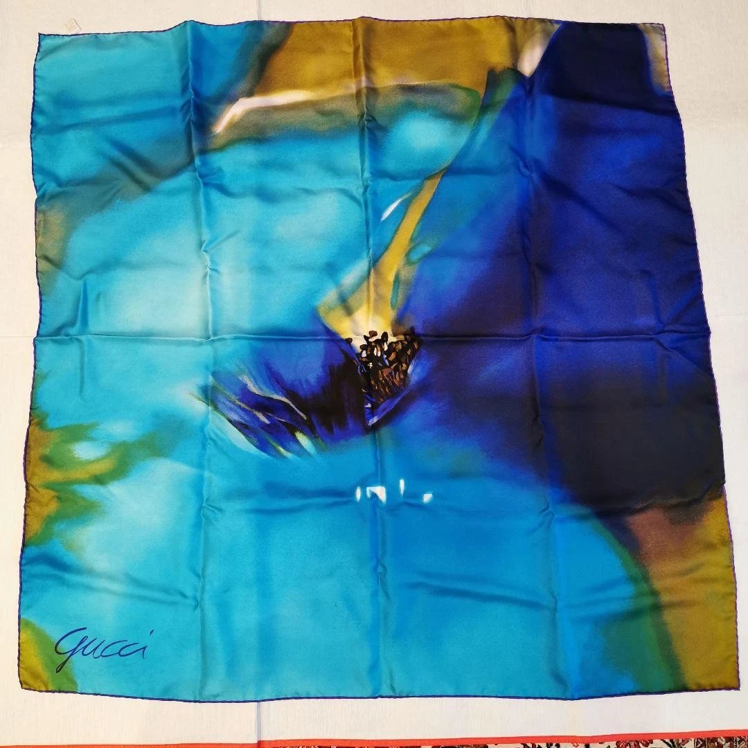 GUCCI foulard foulard en soie bleu fleur bleu