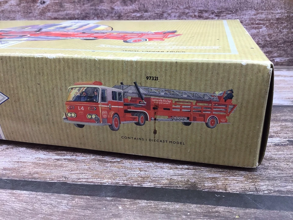 Corgi 97321 - American La France Fire Engine ~ Boxed ~ 1/50 Scale - Image 3 of 4
