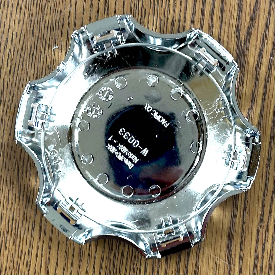 Juego de tapa central cromada 5 1/8" Lexus GX460 #4260B60200 Foto 3 de 3