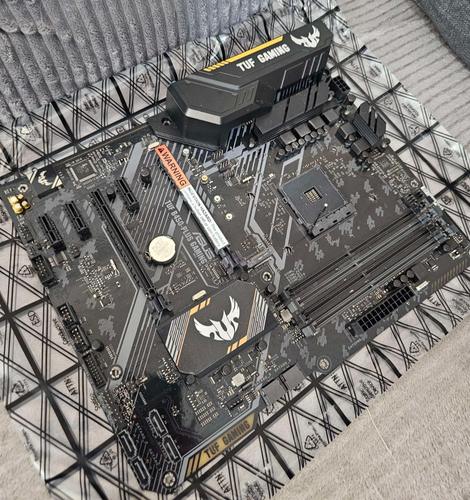 ASUS TUF B450-PLUS GAMING AM4 ATX Motherboard, Boots fine, FAULTY USB 3.1 header - Afbeelding 7 van 9