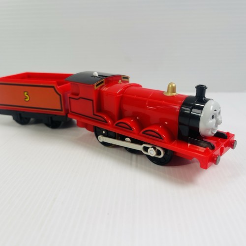 James the Red Engine Thomas And Friends Motorizado Reacondicionado 1994 Cara Pintada - Imagen 4 de 16
