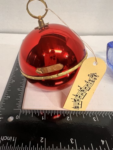 Boîte à musique boule de Noël rouge Reuge fabrication suisse cloches de jingo ornement ~fonctionne ~ - Photo 8/14