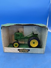 VNTG John Deere Green Yellow Diecast 1/16th Scale 1941-1946 Model LA Tractor NIB
