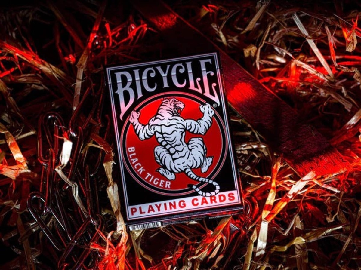 REGULAR PLAYING CARD 赤黒 BICYCLE BLACK TIGER: REVIVAL EDITION PLAYING CARDS DECK AIR