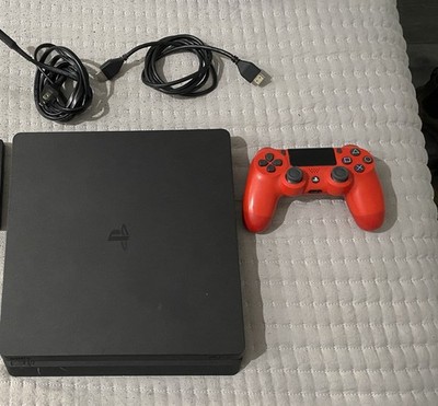 Sony PlayStation 4 500gb Jet Black Console With Two Controllers and Wires