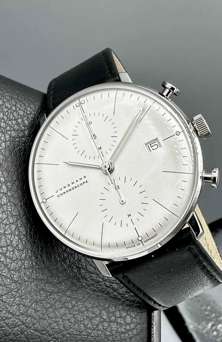 【ジャンク品】Max Bill by Junghans Chronoscope Junghans Max Bill Chronoscope: A Fusion of Style and