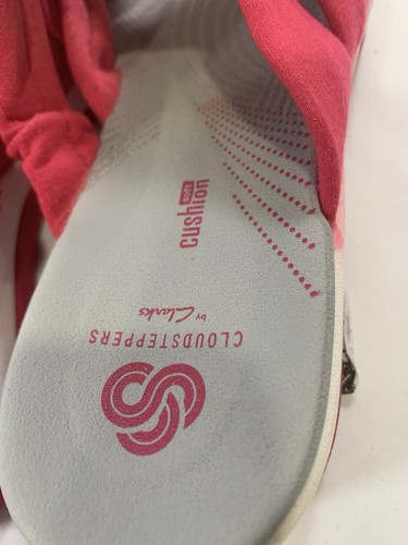 Clarks Summer Sandals Cloud Steppers Sz 7 WIDE Soft Cushion Slides Hot Pink - Picture 10 of 18