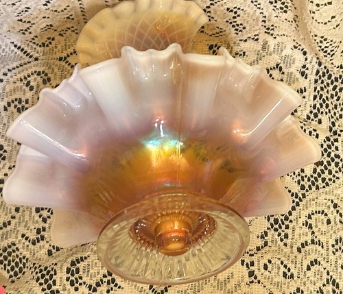 "FISHNET" SINGLE LILY EPERGNE PEACH OPALESCENT CARNIVAL GLASS BY DUGAN GLASS CO. - Picture 6 of 7