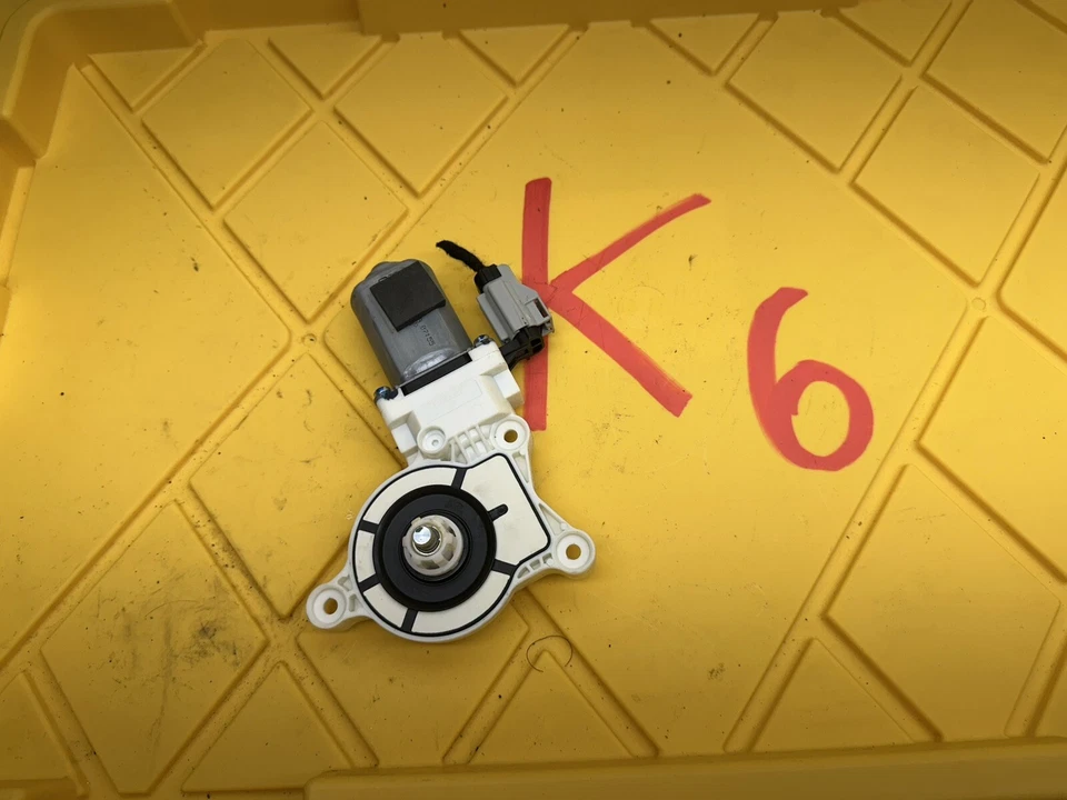 2013-2019 DODGE RAM 1500 МОТОР ОКНА ПРАВОЙ ПАССАЖИРСКОЙ ДВЕРИ M A15772-200 - Изображение 3 из 4